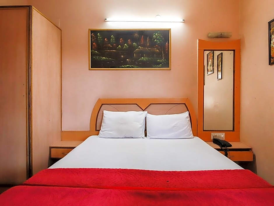 Sri Shambhavi Comforts Apartment