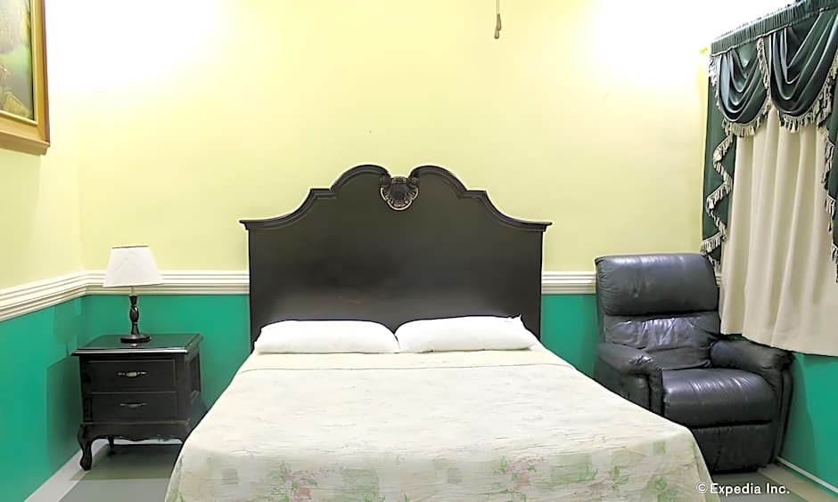 Kokomos Suites Hotel