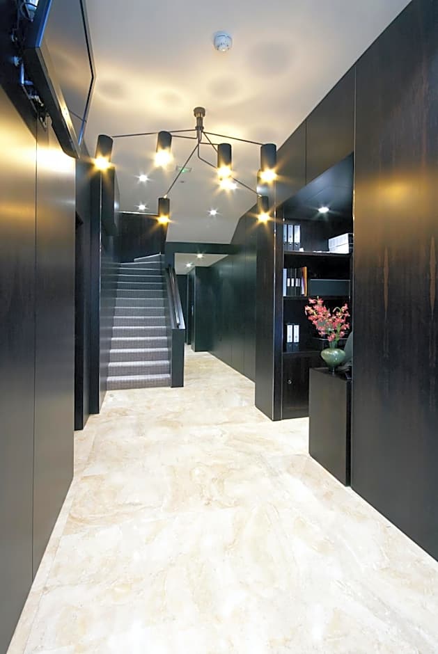 Claverley Court Apartment Knightsbridge