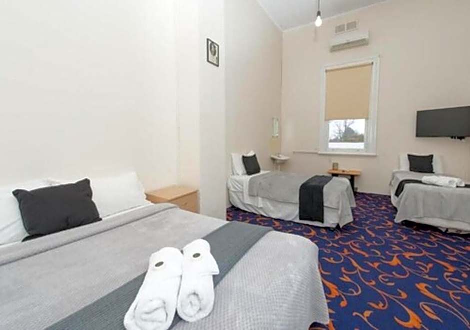 Riverina hotel