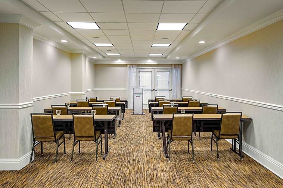 Courtyard by Marriott Charleston Historic District