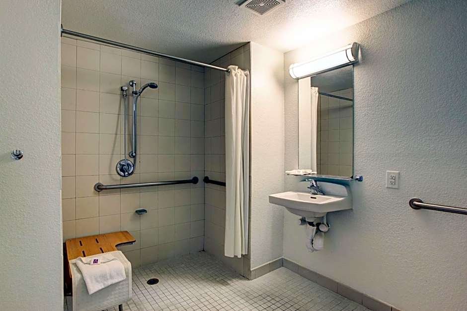 Motel 6-Santa Ana, CA - Irvine - Orange County Airport