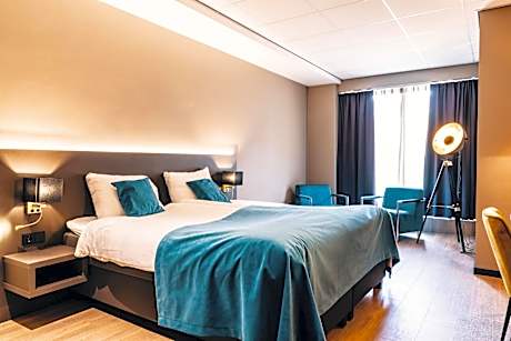 Deluxe Double Room with Shower