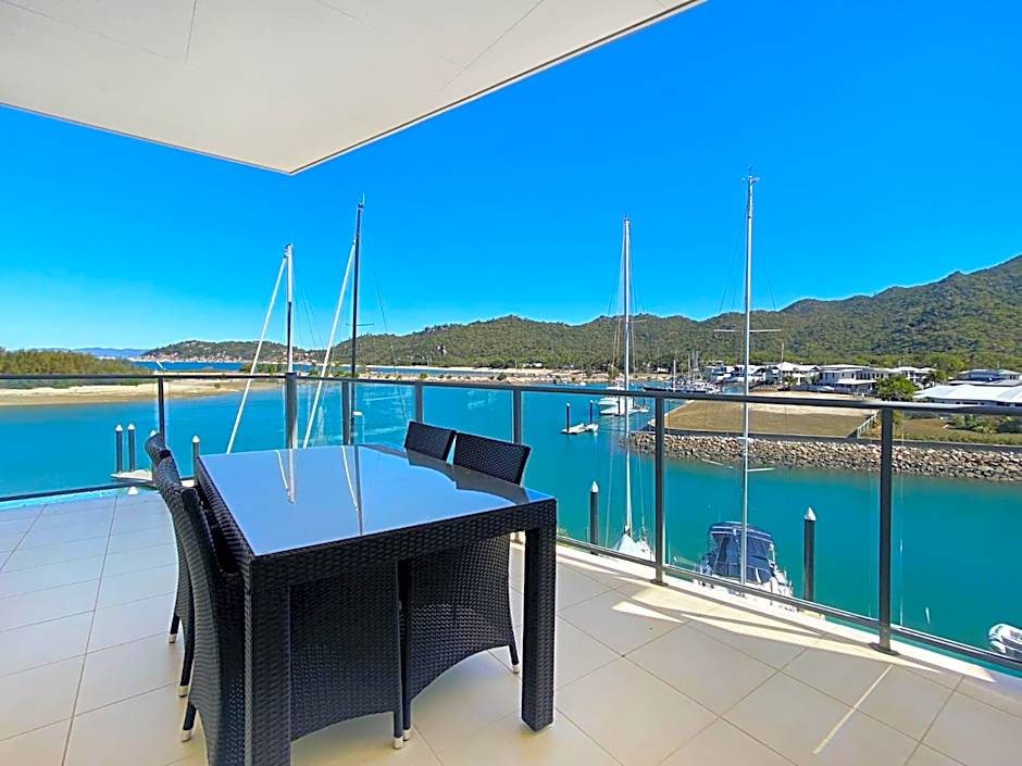 Blue on Blue Apartment 1361