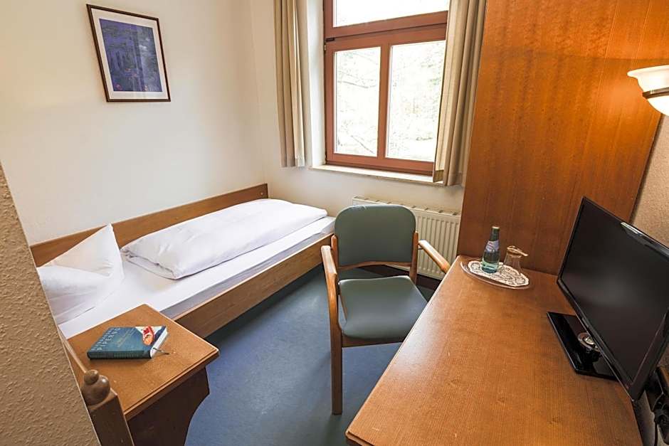 Berghotel Friedrichshöhe - Sauna, Pool & Natur