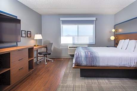 Deluxe King Room - Non-Smoking