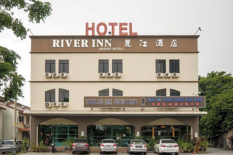OYO 301 River Inn Hotel