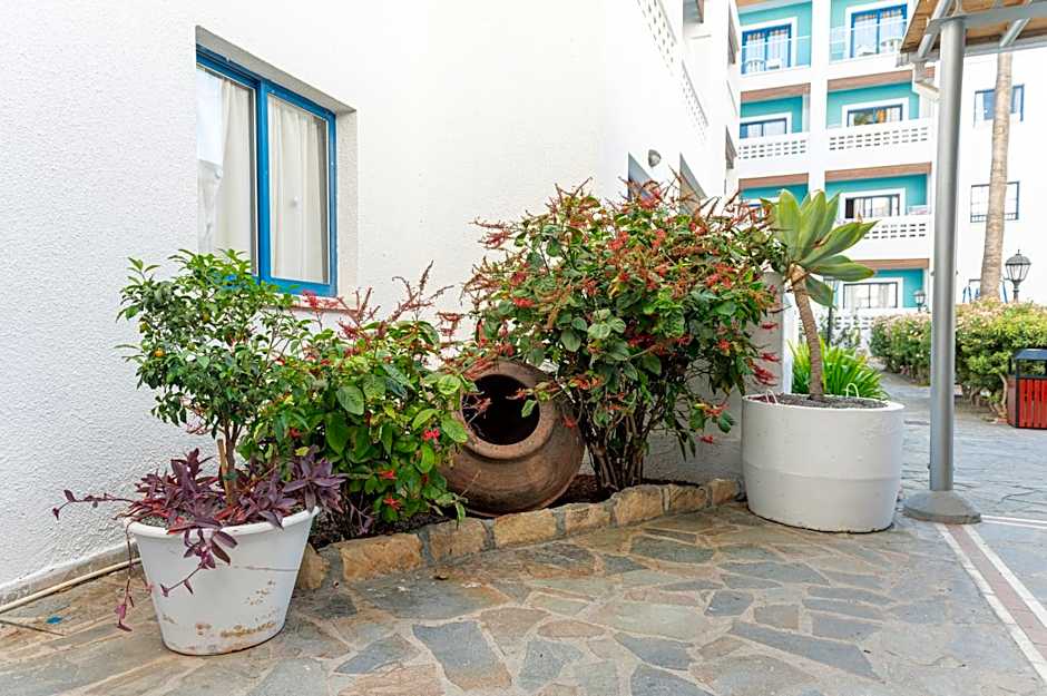 Kefalos Damon Hotel Apartments