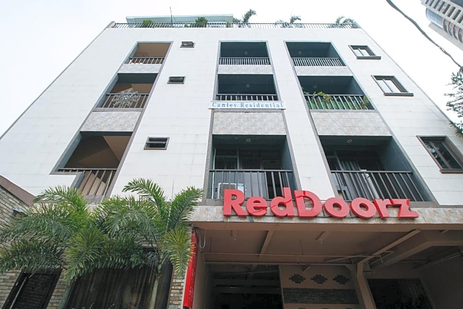 RedDoorz Plus @ Robinson's Circle (Quarantine Hotel)