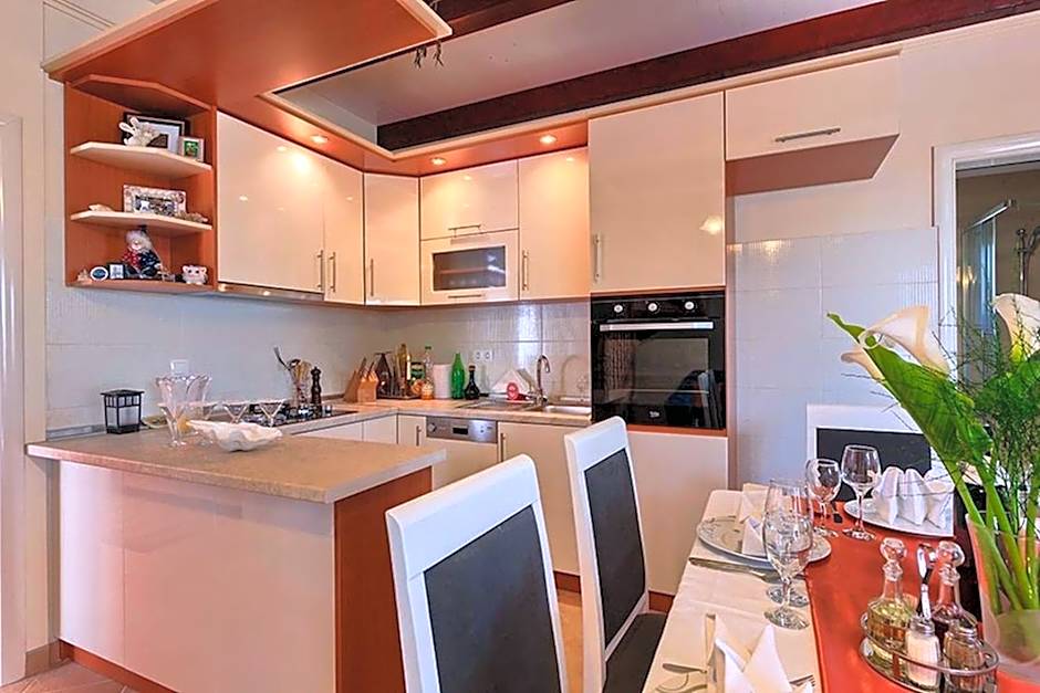 Luxury Beachfront Villa Dalmatino Trogir with private pool right at the beach in Okrug Gornji - Ciovo