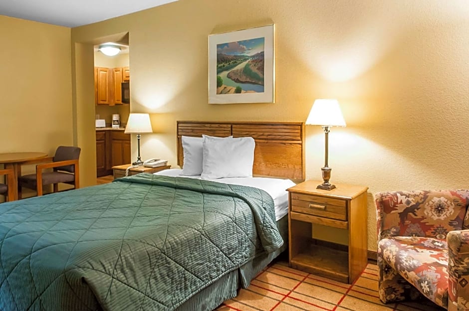 Rodeway Inn East