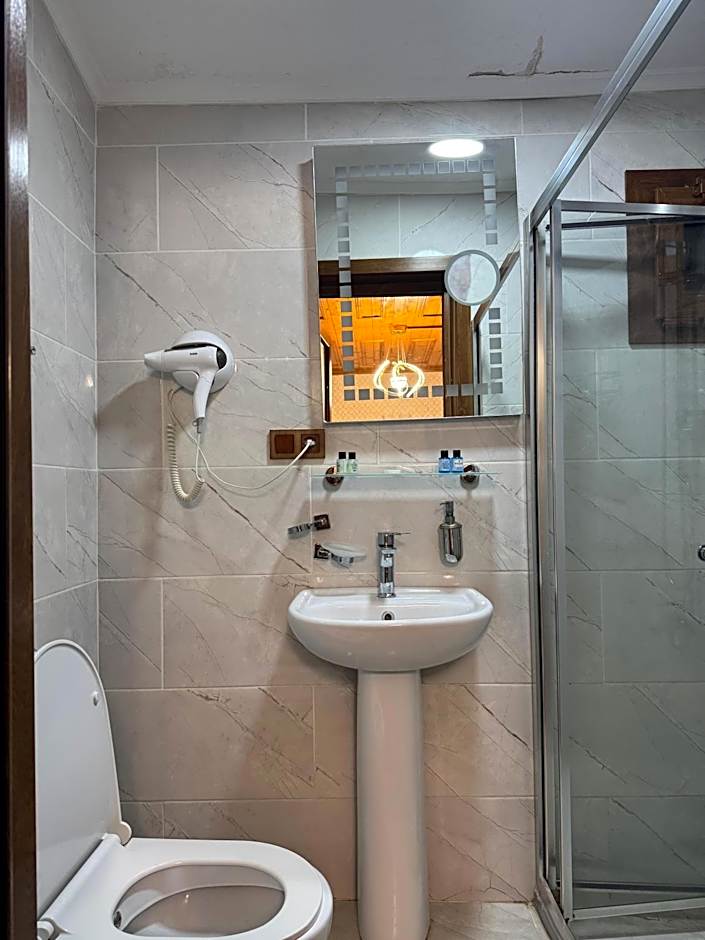 Gür Royal Suit Aparts