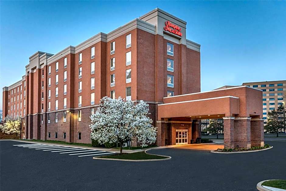 Hampton Inn By Hilton And Suites Detroit/Airport-Romulus