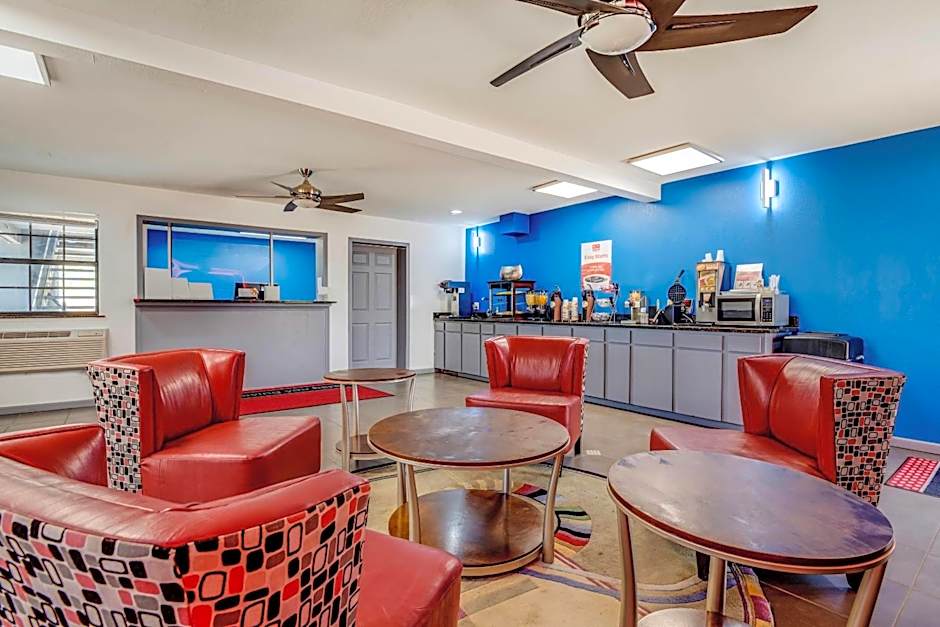 Econo Lodge Inn & Suites Enid South