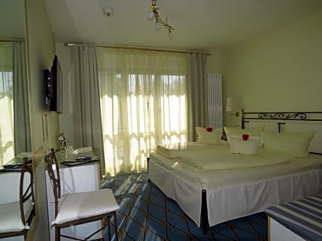  Double Room with Balcony and partial Lake View - Main Building