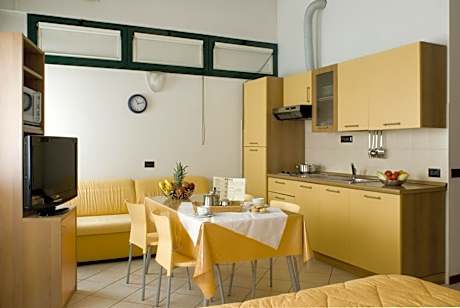Standard Studio (2-3 Adults)
