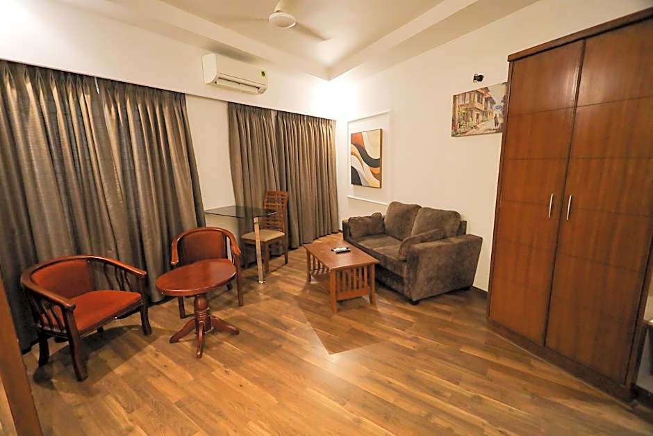 Metro Plaza Hotel by RAK Rooms