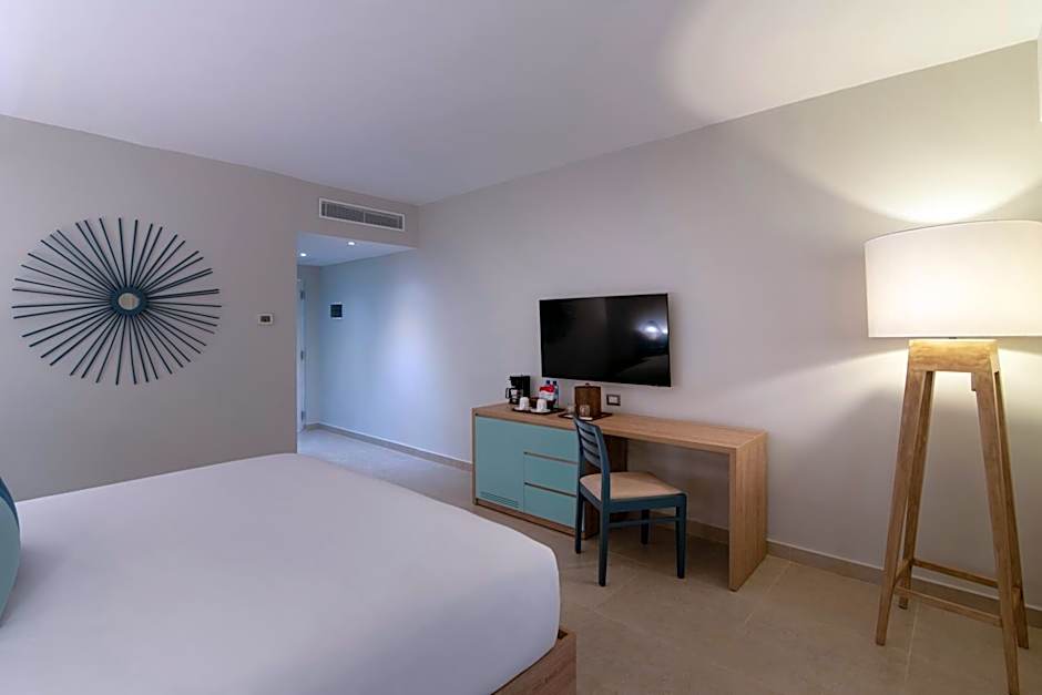 Wyndham Alltra Samana All Inclusive Resort