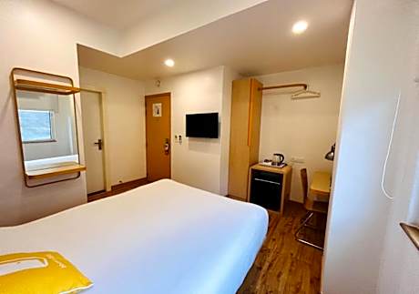 Executive Queen Room