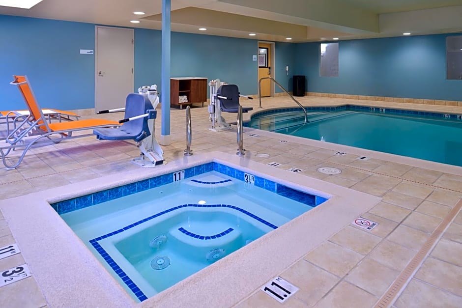 Holiday Inn Express Stockton Southeast By IHG