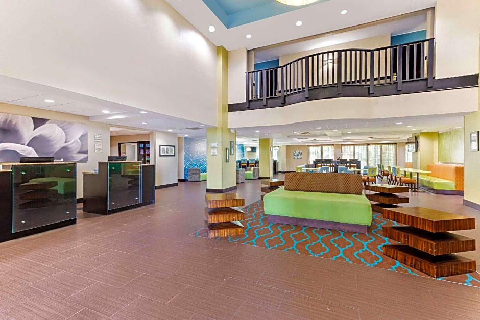 La Quinta Inn & Suites by Wyndham Tampa North