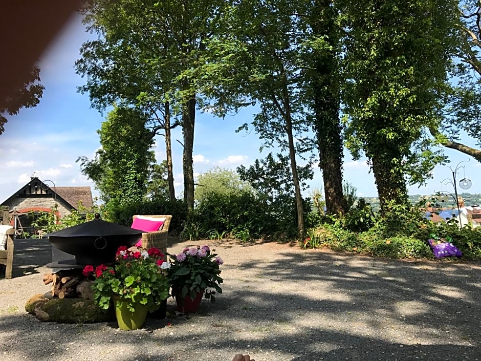 Coombe Lodge Farm House