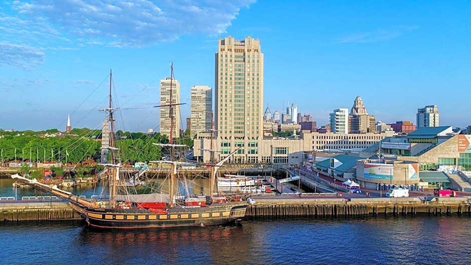 Hilton Philadelphia at Penns Landing