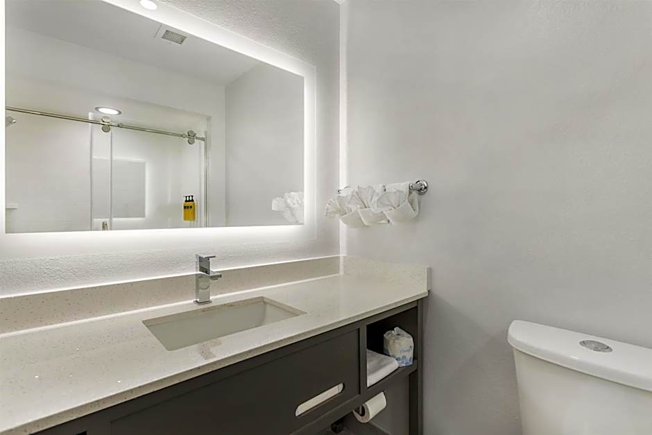 Best Western Plus First Coast Inn & Suites