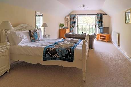 King-Superior-Ensuite-Countryside view-room 6