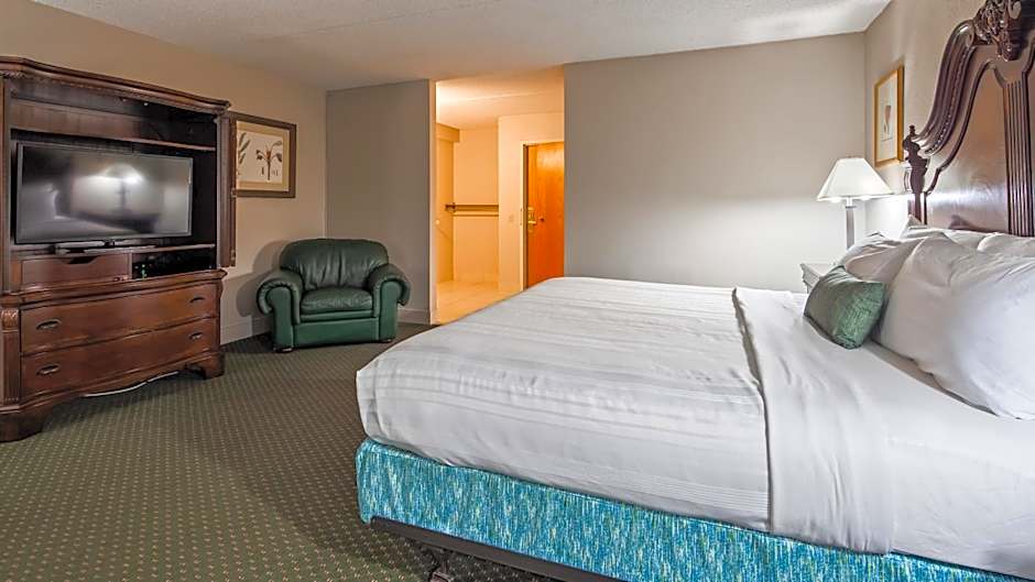 Baymont Inn and Suites by Wyndham Farmington, MO