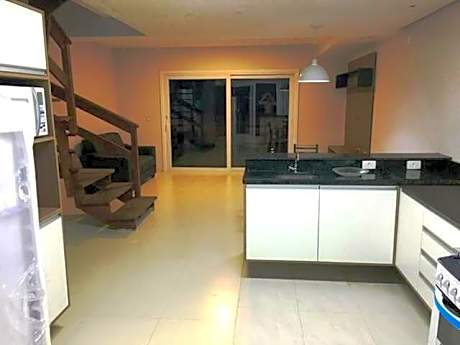 Sobrados com suíte e sacada vista ao mar