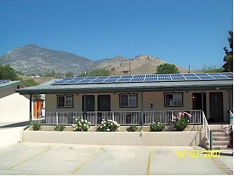 Barewood Inn & Suites