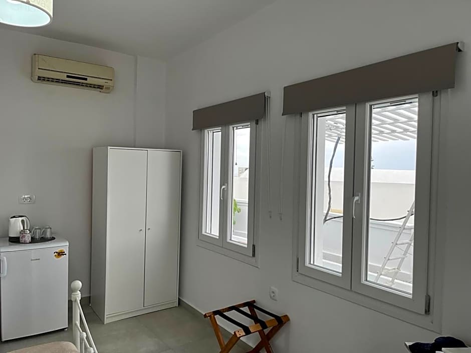 Firaxenia Rooms – Fira, UT