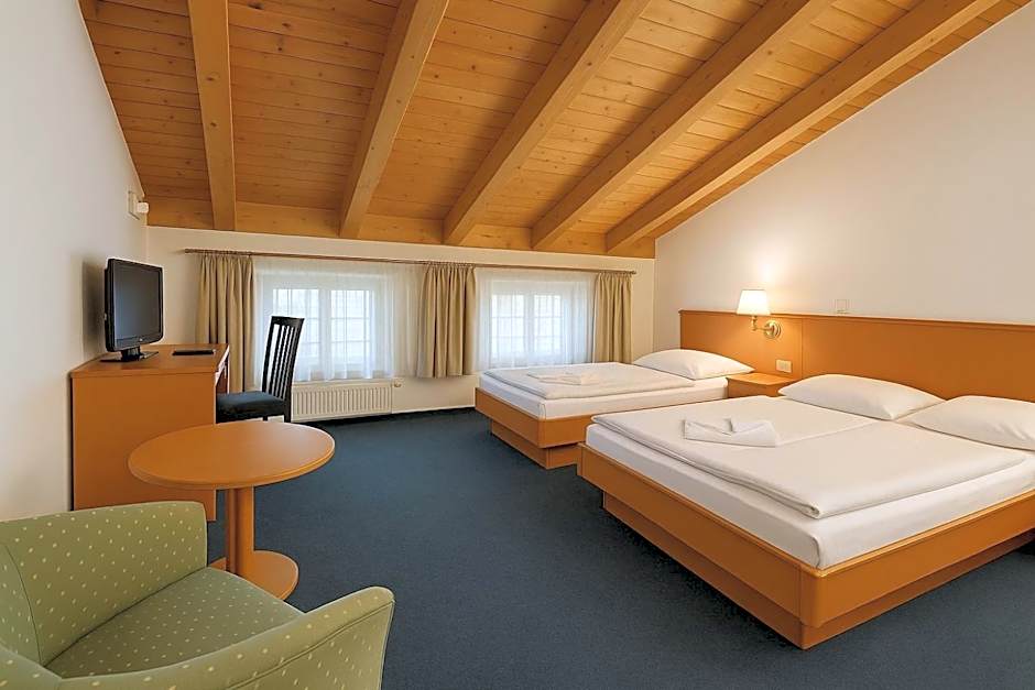 A8 Hotel im Darchinger Hof Bed & Breakfast - Zwischen Holzkirchen und Weyarn - Zwischen München Salzburg und Innsbruck - Kurz vor dem Irschenberg
