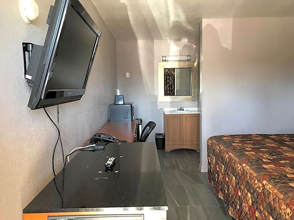 Budget Inn & Suites