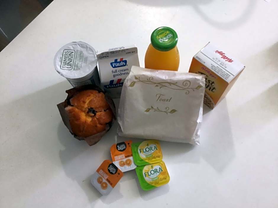 Majestic Oasis Apartments