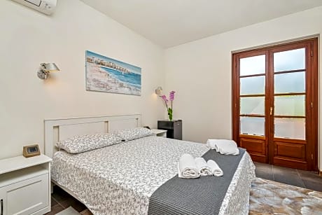 Double Room with Balcony - Ground Floor