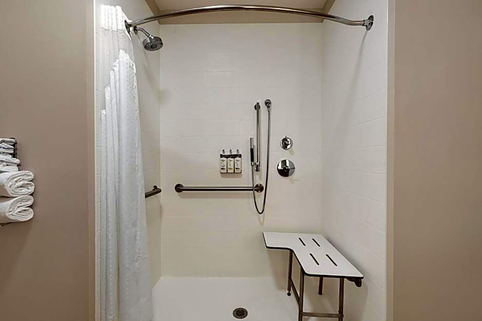 Holiday Inn Express & Suites - Dalton - Walnut Ave By IHG