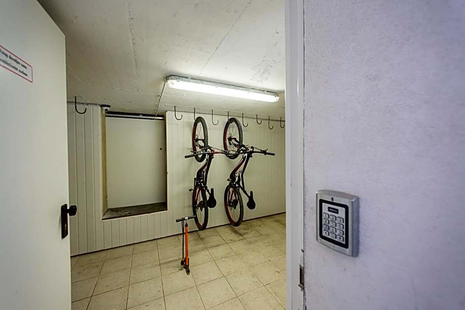 Berghi Hotel and Apartments