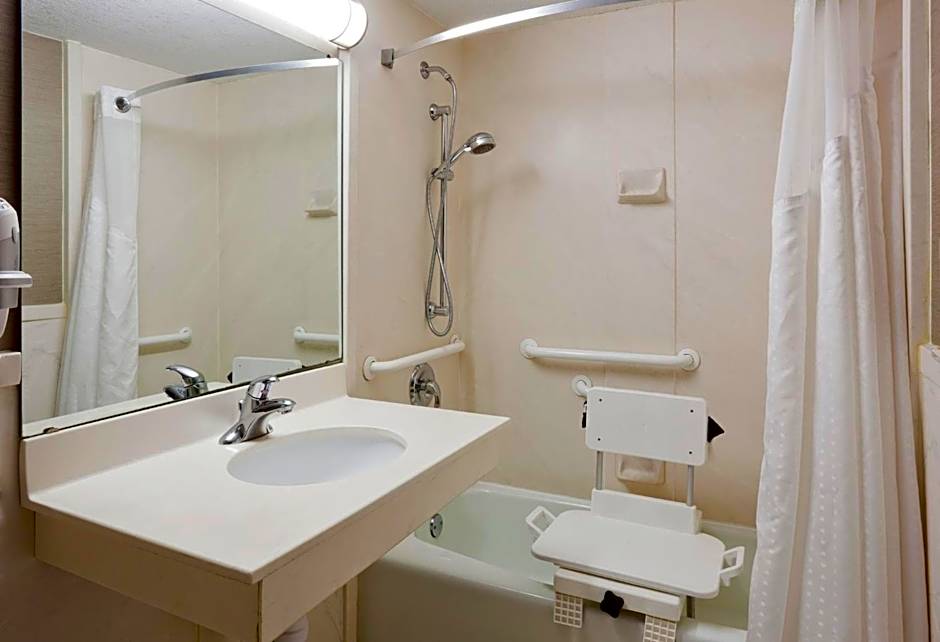 Holiday Inn Alexandria By IHG