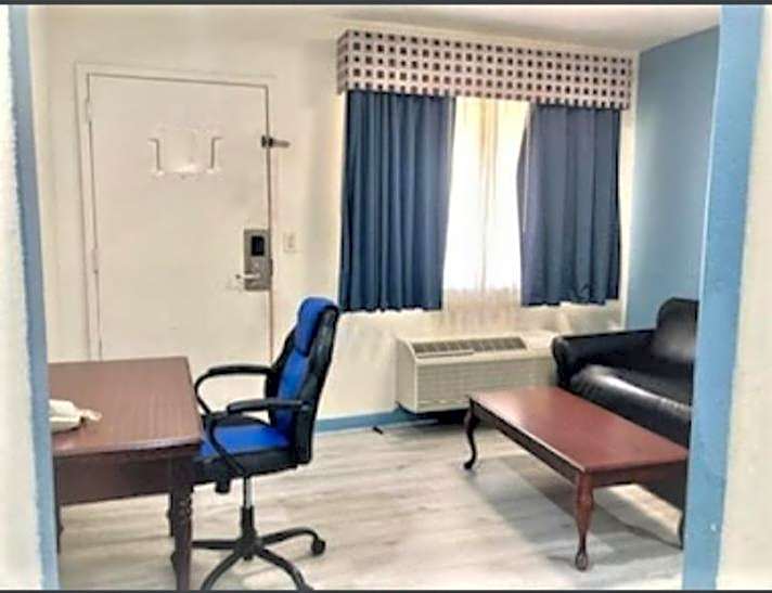 Americas Best Value Inn & Suites Houston Brookhollow NW