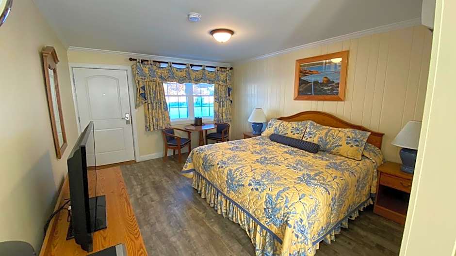 Colonial Gables Oceanfront Village