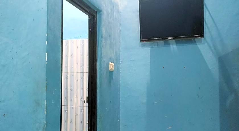 OYO 93875 Tifar House Near Lapangan Raja-raja