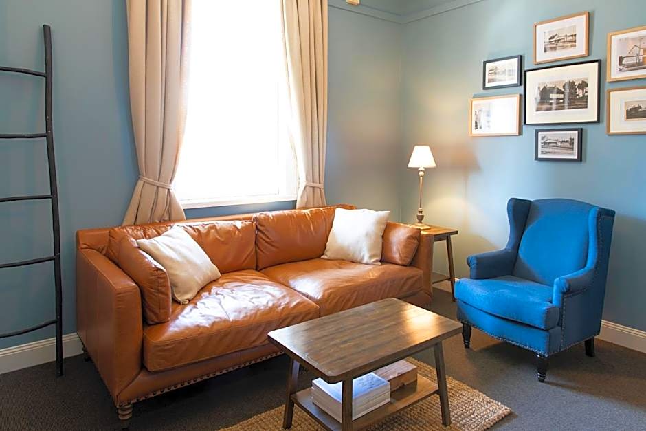 Robertson Public House and Kitchen