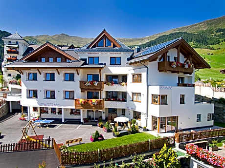 Apart-Hotel Aurora Fiss