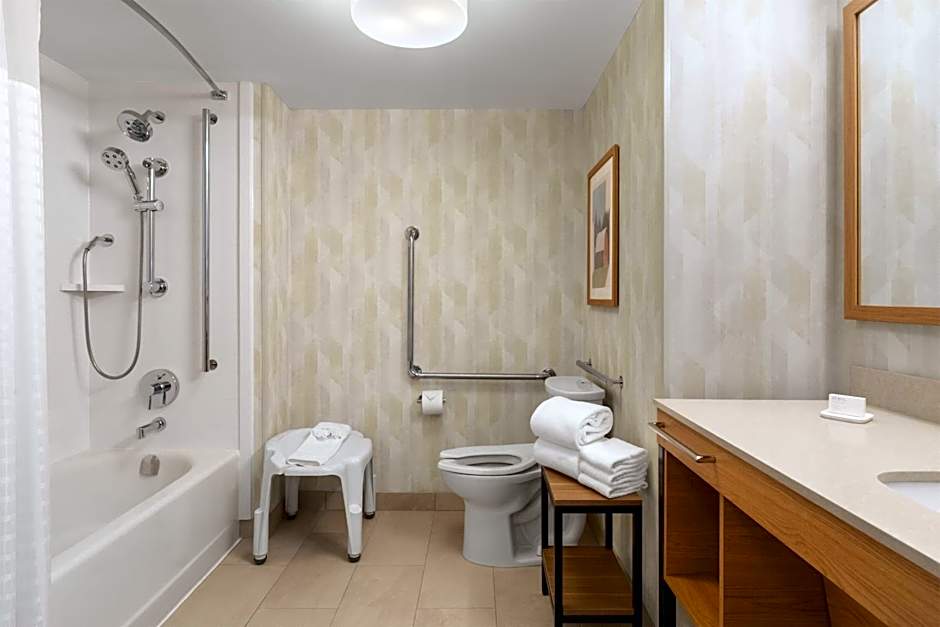 Hampton Inn & Suites by Hilton Langley-Surrey