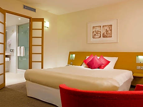 Suite with Views of Paris - One Double Bed and One Single Sofa Bed