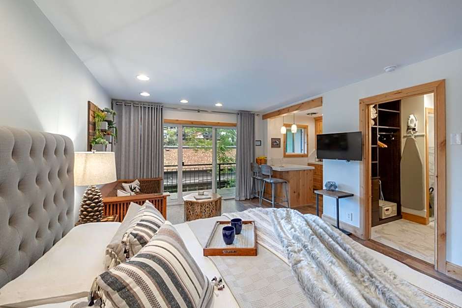 Treasure Mountain Inn