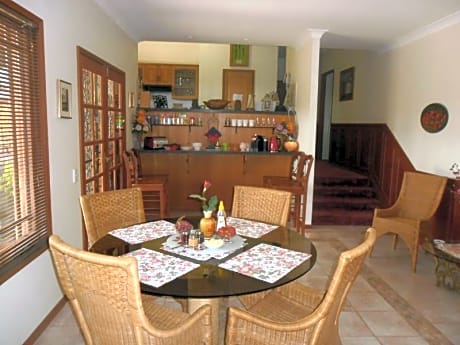 La Lagoon Bed and Breakfast