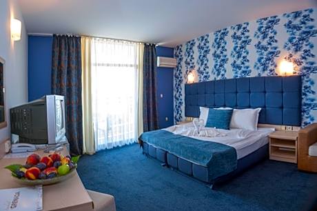 Family Room (4 Adults)